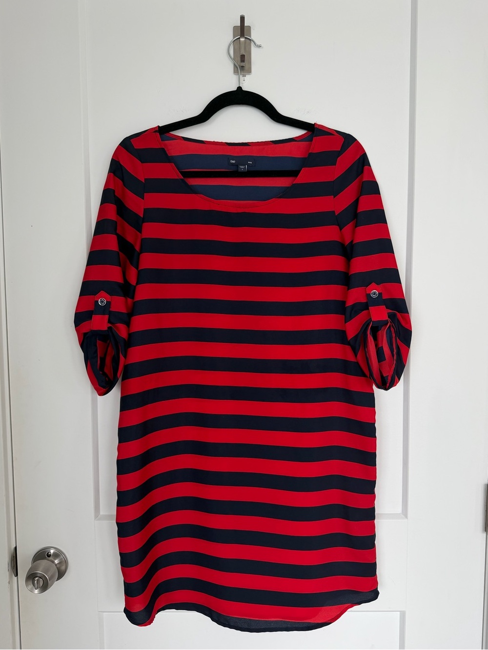 GAP Women’s Red and Navy Striped Roll-Tab Shift dress sized Small